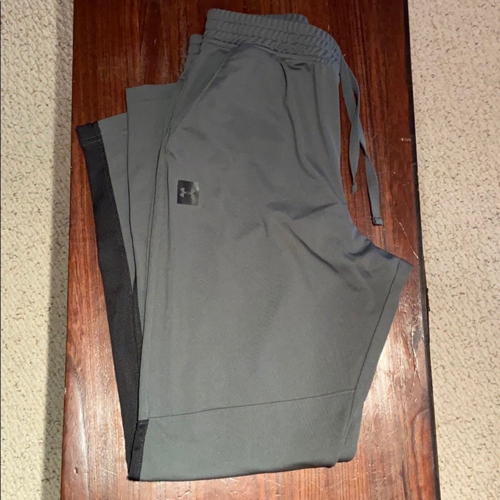 Men’s L Under Armour Sweatpants